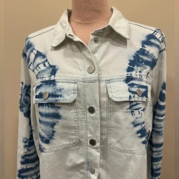 H&M Divided Women’s Blue Tie Dye Denim Shacket Button Jean Jacket Size Medium - Picture 3 of 7
